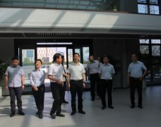 <b>山西省民營(yíng)經(jīng)濟(jì)發(fā)展局樊偉強(qiáng)局長(zhǎng)、運(yùn)城經(jīng)濟(jì)技術(shù)開發(fā)區(qū)副主任魯若鵬一行蒞臨</b>